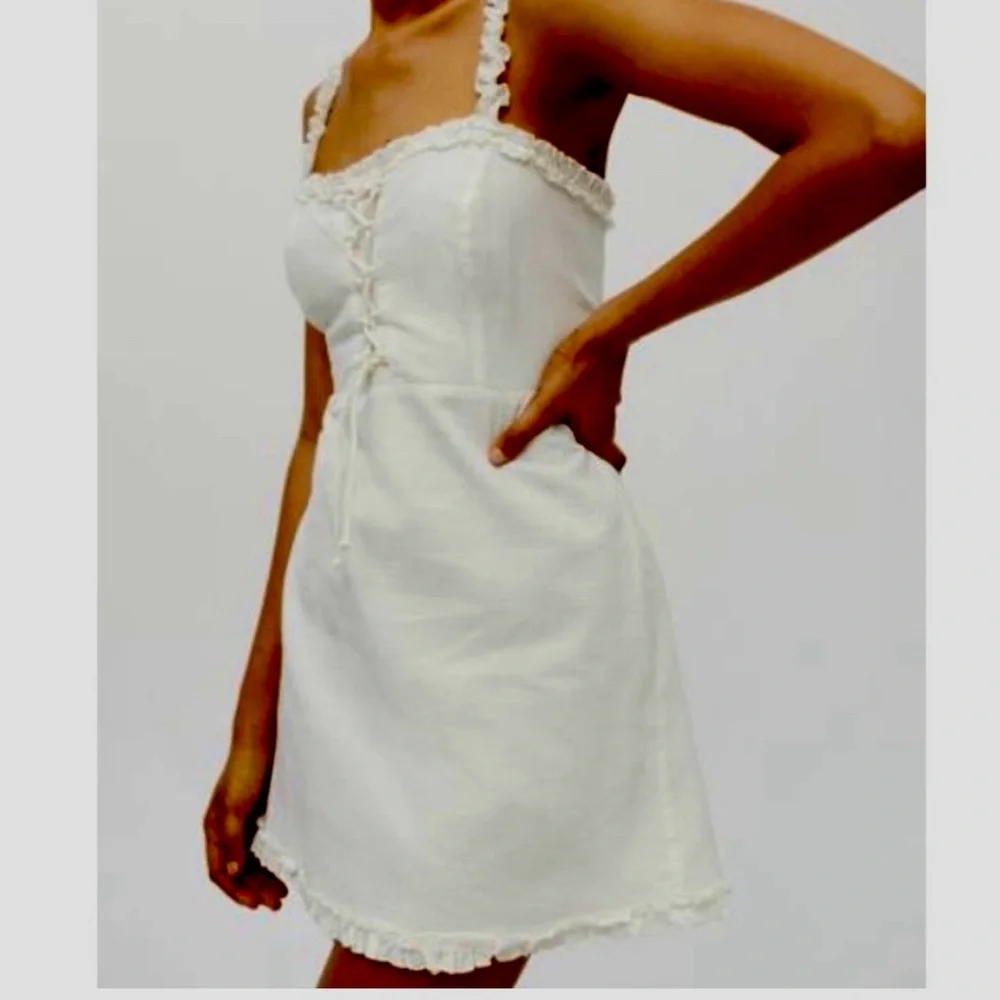Urban Outfitters White linen mini dress with Lace-Up front and ruffle trim -XS - Picture 1 of 8